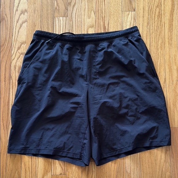 Lululemon sz XL Pace Breaker Out Of Mind Liner 9" Black Shorts great condition - Picture 3 of 13